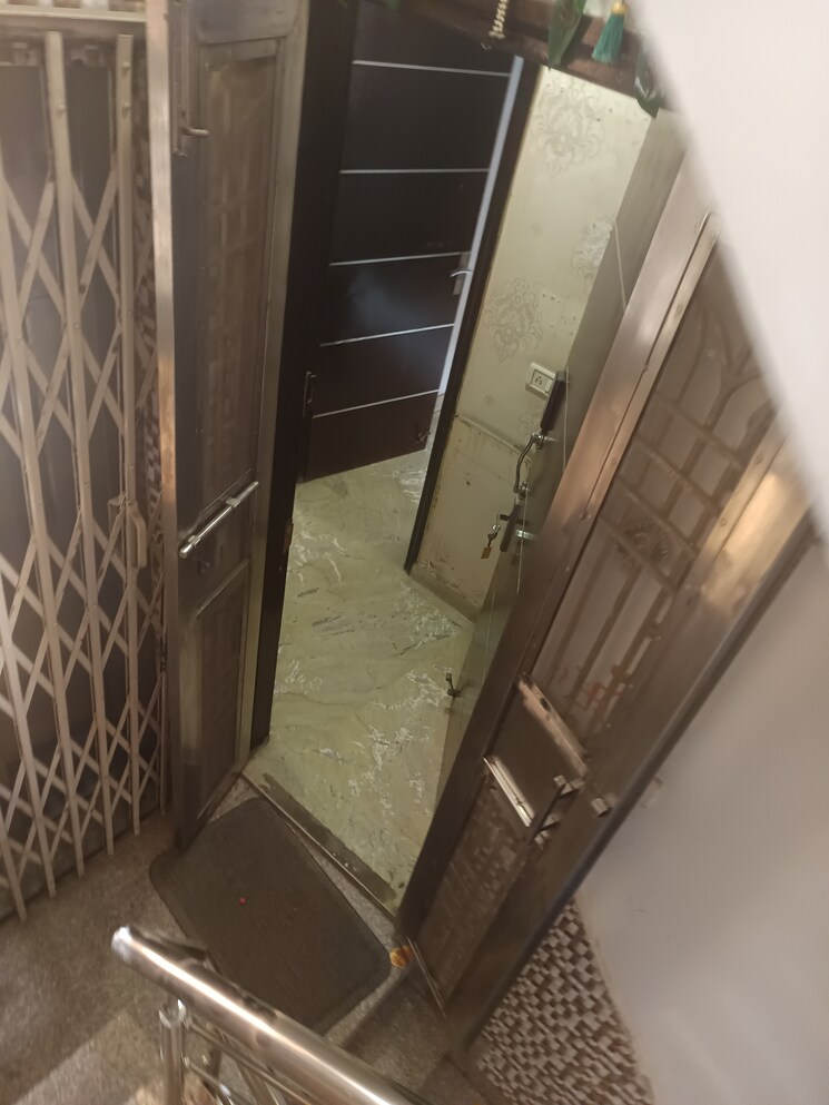 undefined, rohini sector 24 3 Bedroom 850 Sq.Ft. Builder Floor In Rohini Sector 24 Delhi 7881219