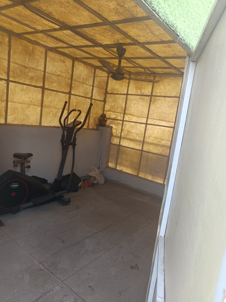  Parking, rohini sector 24 3 Bedroom 850 Sq.Ft. Builder Floor In Rohini Sector 24 Delhi 7881219