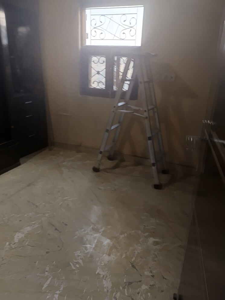  Parking, rohini sector 24 3 Bedroom 850 Sq.Ft. Builder Floor In Rohini Sector 24 Delhi 7881219