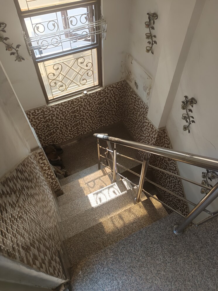 Balcony, rohini sector 24 3 Bedroom 850 Sq.Ft. Builder Floor In Rohini Sector 24 Delhi 7881219