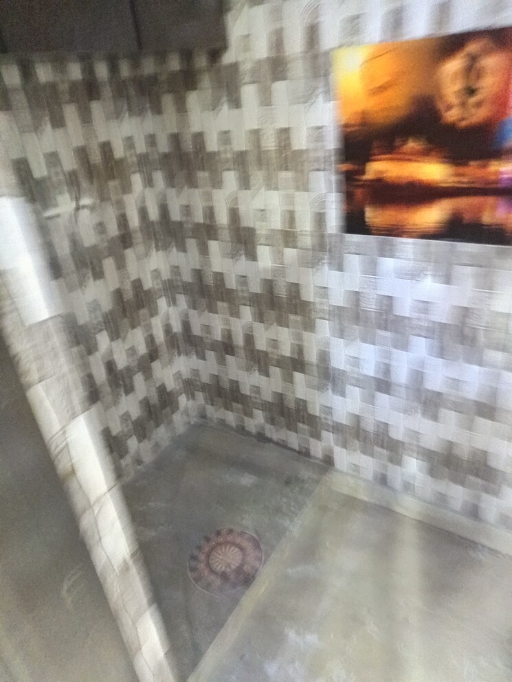 Bathroom, rohini sector 24 3 Bedroom 850 Sq.Ft. Builder Floor In Rohini Sector 24 Delhi 7881219