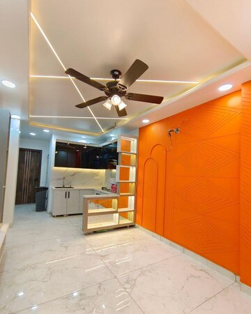 Master Bedroom in 2 BHK Builder Floor at Shastri Nagar – for Rent