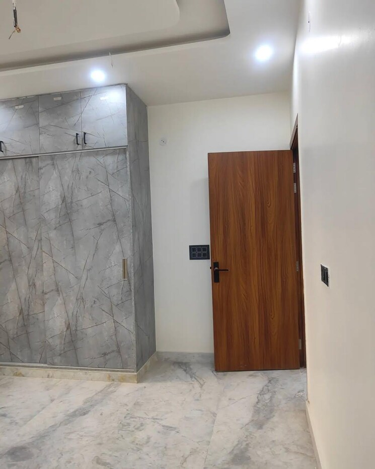 Room, shastri nagar 3.5 Bedroom 950 Sq.Ft. Builder Floor In Shastri Nagar Delhi 7881310