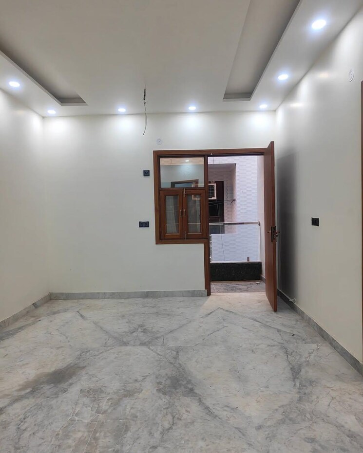 Room, shastri nagar 3.5 Bedroom 950 Sq.Ft. Builder Floor In Shastri Nagar Delhi 7881310