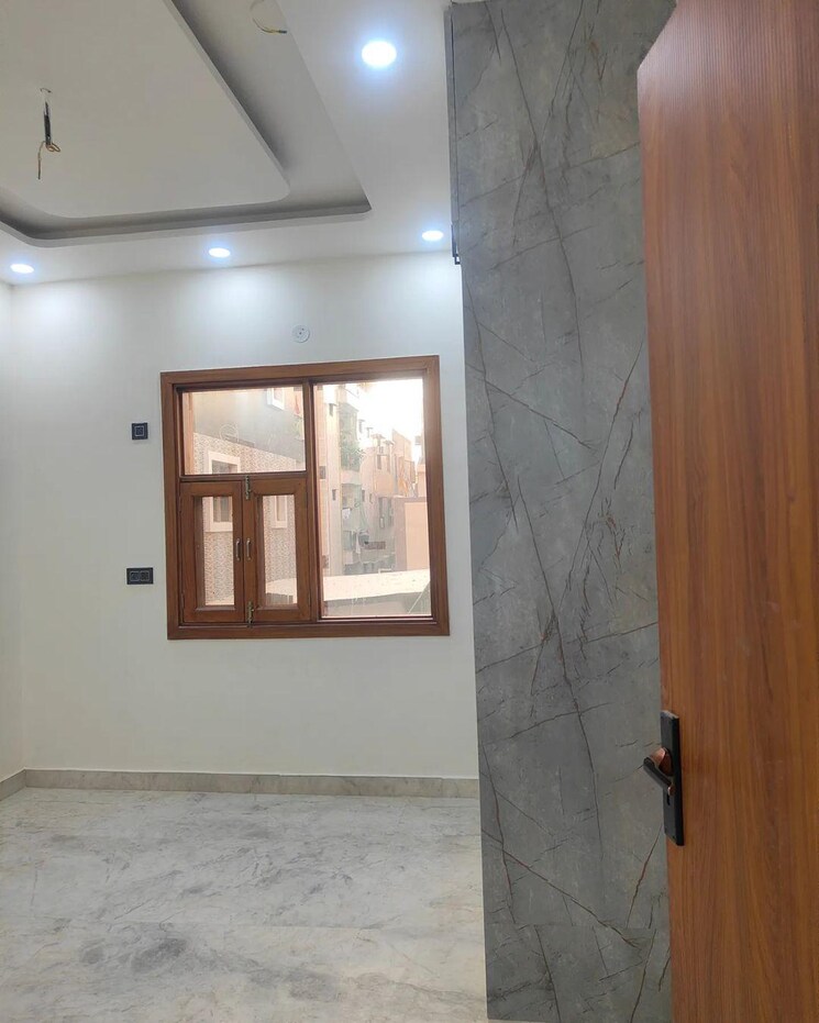 Room, shastri nagar 3.5 Bedroom 950 Sq.Ft. Builder Floor In Shastri Nagar Delhi 7881310