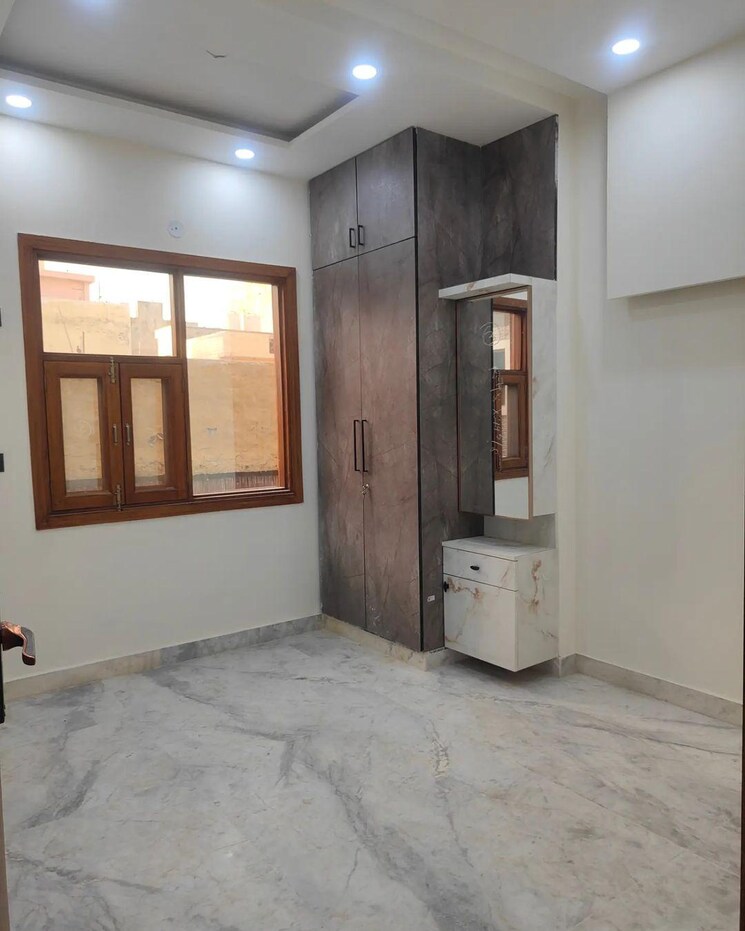Room, shastri nagar 3.5 Bedroom 950 Sq.Ft. Builder Floor In Shastri Nagar Delhi 7881310