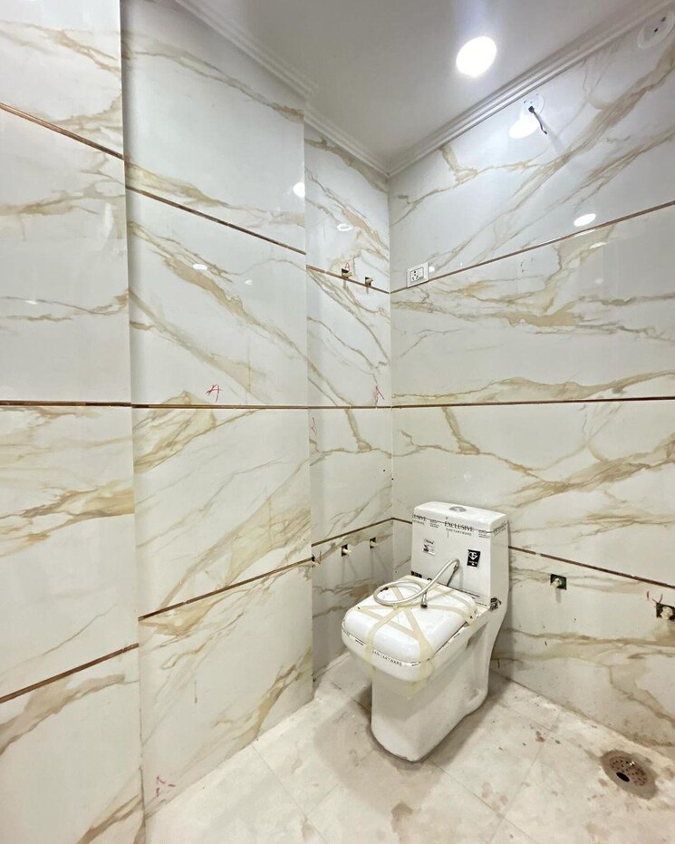 Bathroom, shastri nagar 2 Bedroom 450 Sq.Ft. Builder Floor In Shastri Nagar Delhi 7881315