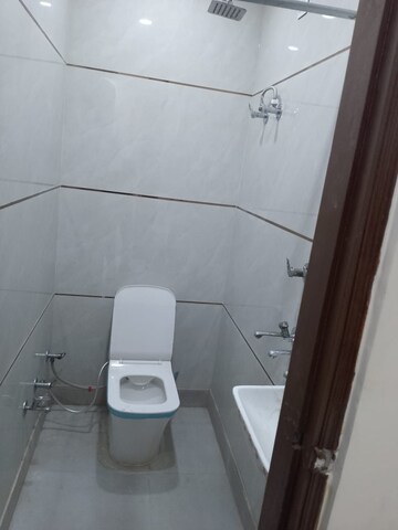 Bathroom in 1 RK Builder Floor at Shastri Nagar – for Rent
