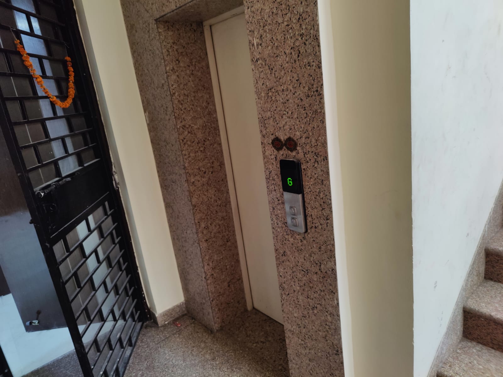 undefined, ardee-city 3.5 Bedroom 240 Sq.Ft. Builder Floor In Sector 52 Gurgaon 7881382