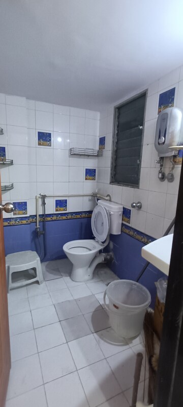 Master Bedroom in 1 BHK Apartment at Sagar Avenue  II, Santacruz East – for Rent