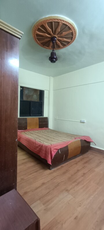 Bedroom in 2.5 BHK Apartment at Sagar Avenue, Santacruz East – for Rent