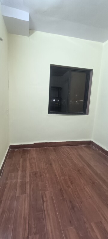 Room in 2.5 BHK Apartment at Sagar Avenue, Santacruz East – for Rent