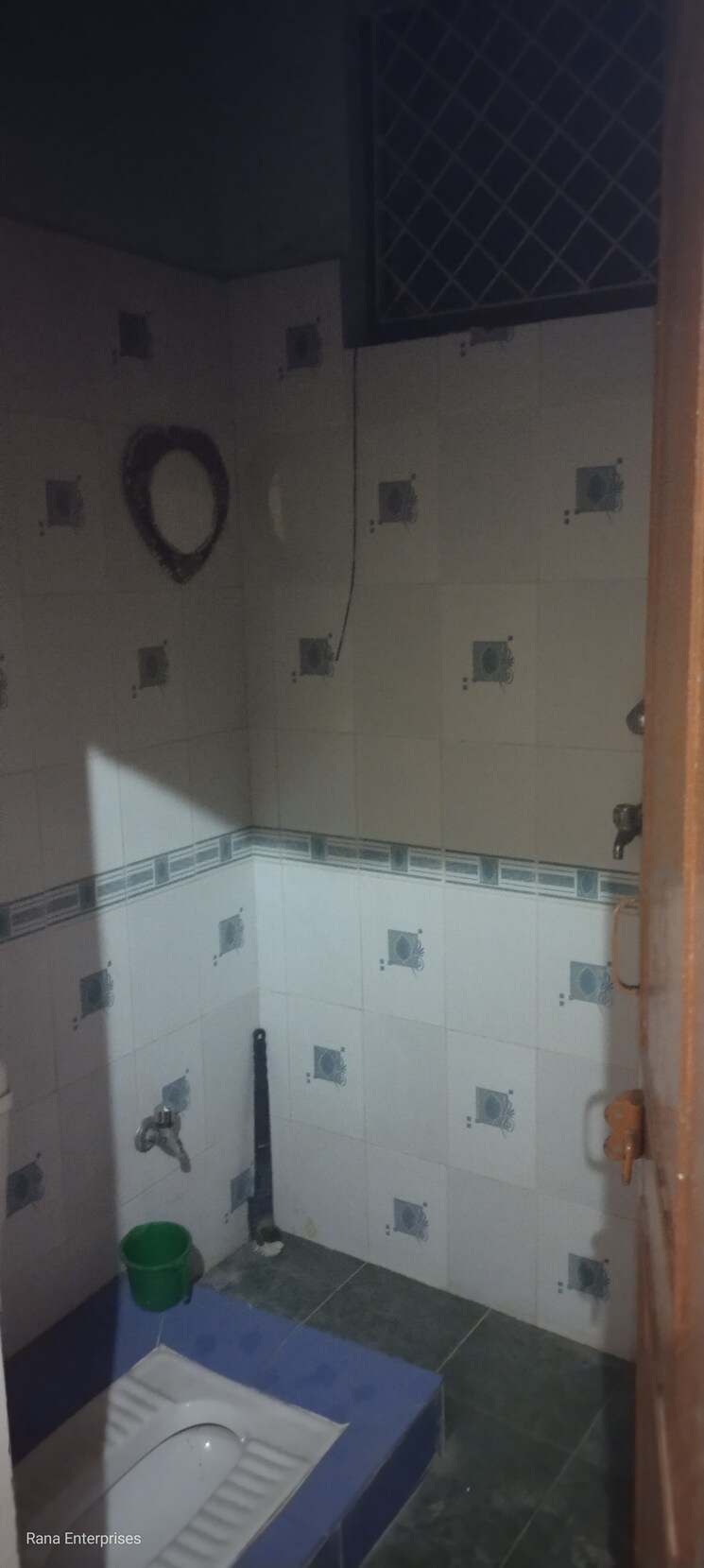 Bathroom, sai-kunj-new-palam-vihar 2 Bedroom 750 Sq.Ft. Builder Floor In New Palam Vihar Phase 3 Gurgaon 7881470