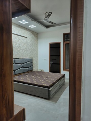 Bedroom in 3 BHK Apartment at Vip Road – for Rent