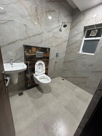 Attached Bathroom in 3 BHK Apartment at Patiala Road – for Rent