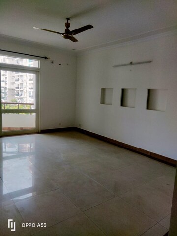 Room in 3 BHK Apartment at Vip Road – for Rent