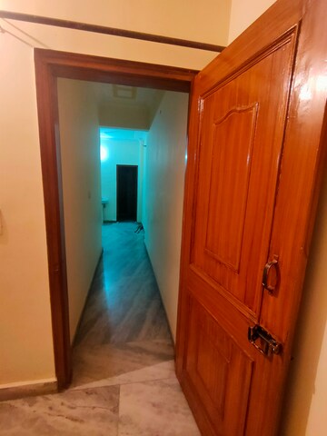 Furnished Amenities in 2 BHK Builder Floor at Uttam Nagar – for Rent