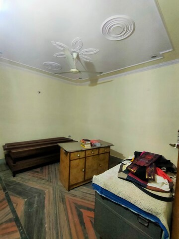 Master Bedroom in 1 BHK Builder Floor at Uttam Nagar – for Rent