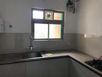 Furnished Amenities in 2 BHK Apartment at Hiranandani Estate – for Rent
