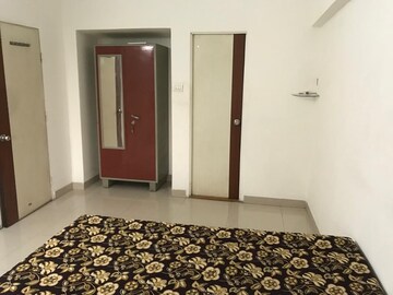 Room in 3 BHK Apartment at Prasaran Apartments, Sector 65 – for Sale