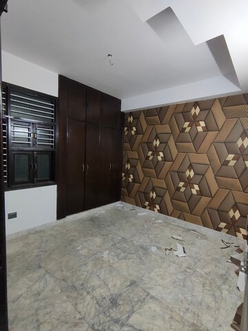 Room in 3 BHK Builder Floor at Uttam Nagar – for Rent