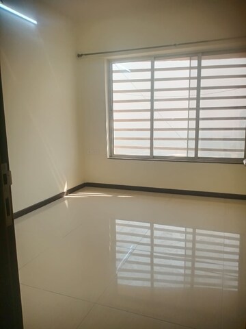Room in 2 BHK Apartment at Soham Tropical Lagoon 5 Di Vita, Ghodbunder Road – for Sale