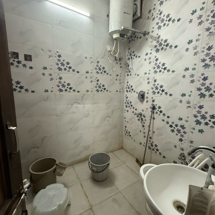 Bathroom, kalkaji 2 Bedroom 1200 Sq.Ft. Builder Floor In Kalkaji Delhi 7882239