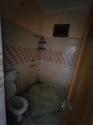 Master Bedroom in 2 BHK Builder Floor at Uttam Nagar – for Rent