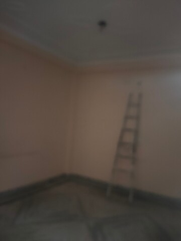Furnished Amenities in 2 BHK Builder Floor at Uttam Nagar – for Rent