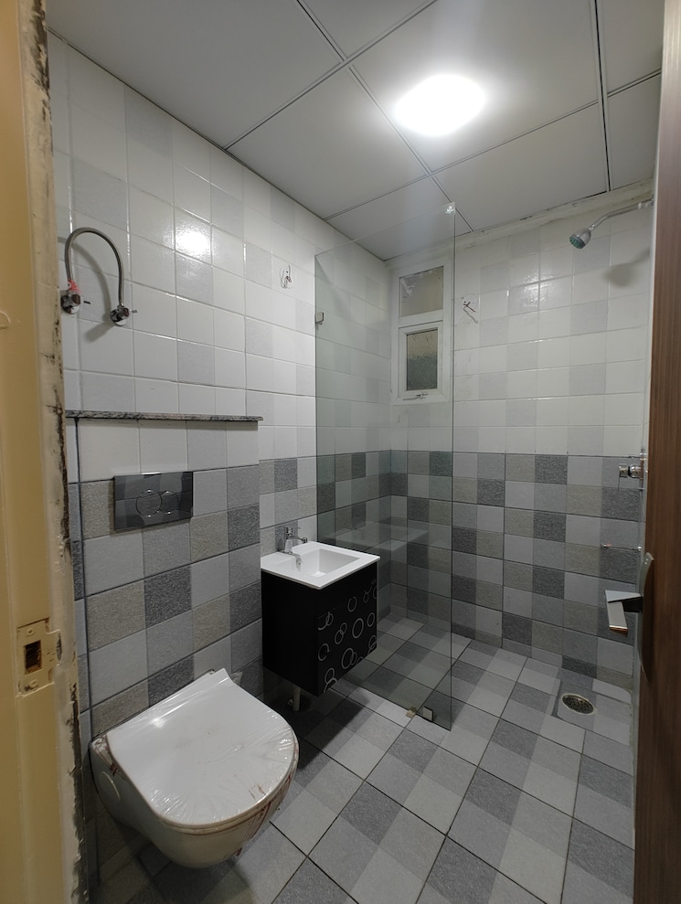 Bathroom, vrinda-heritage-skyward 4 Bedroom 2018 Sq.Ft. Apartment In Sector 1 Greater Noida Greater Noida 7882414