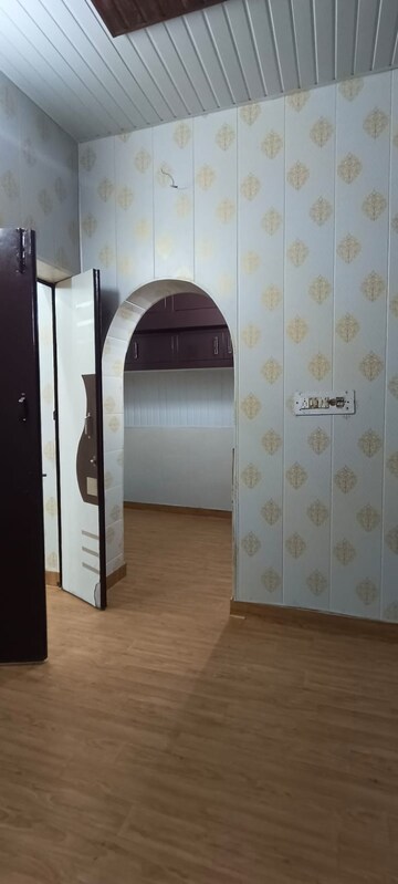 Room in 1 BHK Apartment at Kanaya Nagar CHS, Kopri – for Rent