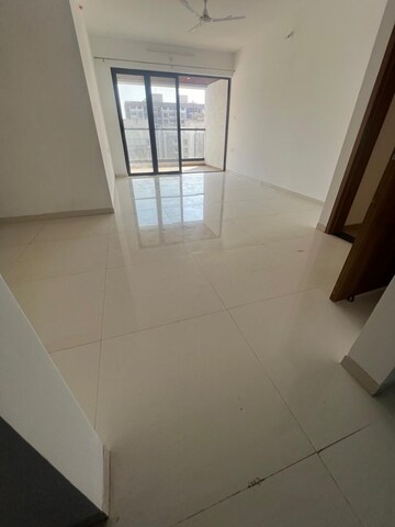 Room in 3 BHK Apartment at Majestique Signature Towers, Balewadi – for Rent