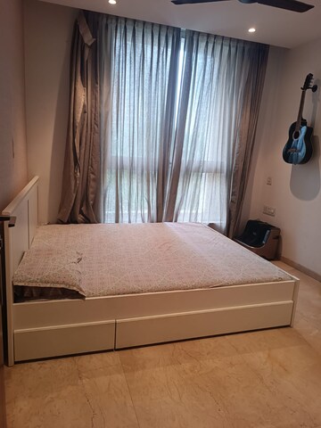 Bedroom in 4 BHK Apartment at Hiranandani Estate – for Rent