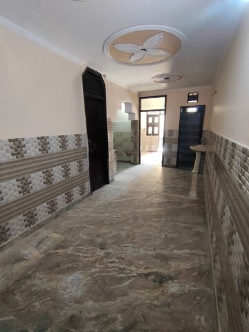 Parking in 1 BHK Builder Floor at Uttam Nagar – for Rent