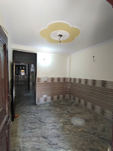 Parking in 1 BHK Builder Floor at Uttam Nagar – for Rent