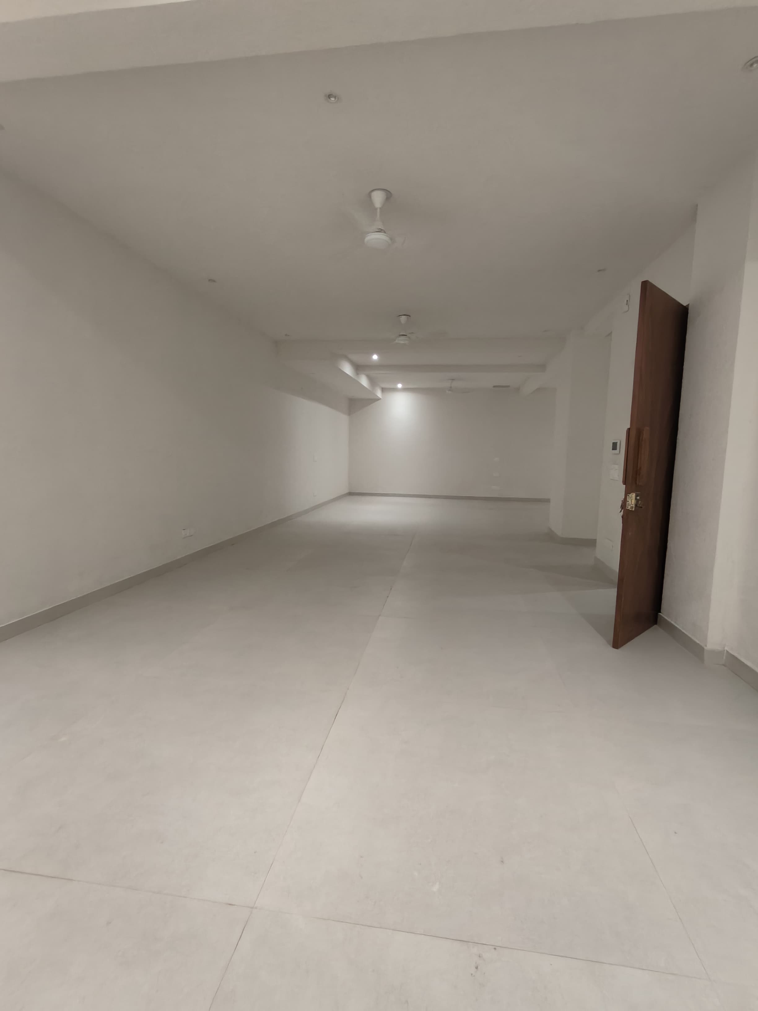 3 BHK + Servant Room 2491 Sq.Ft. Apartment in Unitech The Close South