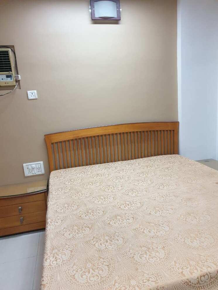 Room, uttam-niwas 2 Bedroom 600 Sq.Ft. Apartment In Bandra West Mumbai 7882541