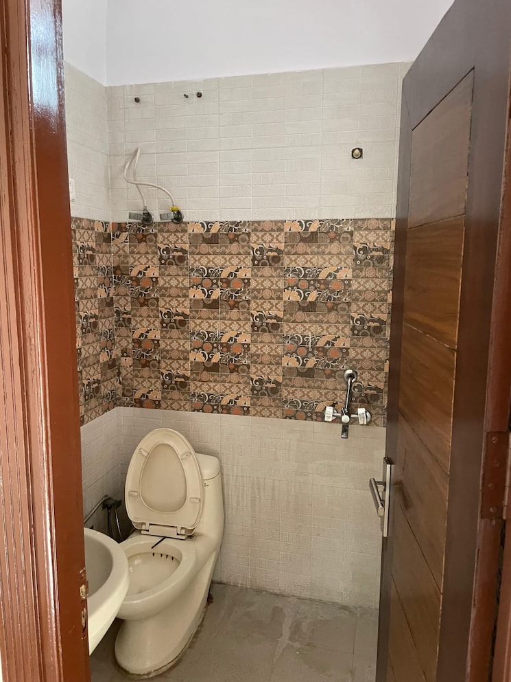 Bathroom, saket 2 Bedroom 1000 Sq.Ft. Apartment In Saket Delhi 7882556