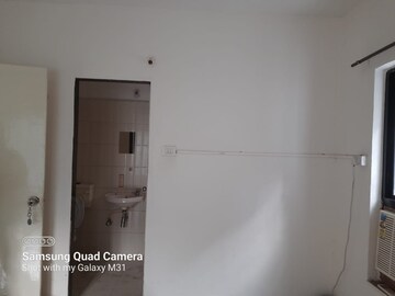 Room in 2 BHK Apartment at Atharva Garden, Kharadi – for Rent