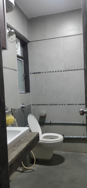 Bathroom in 2.5 BHK Apartment at HDIL Metropolis Residences, Andheri West – for Sale