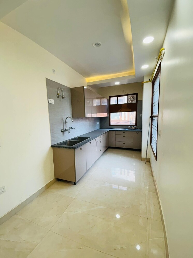 Kitchen, dwarka mor 4 Bedroom 1080 Sq.Ft. Builder Floor In Dwarka Mor Delhi 7882690
