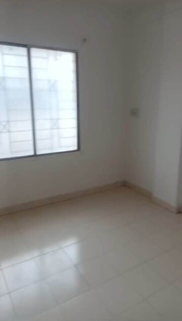 Room in 2 BHK Apartment at Vardhaman Township, Hadapsar – for Rent