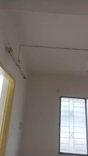 Room in 2 BHK Apartment at Vardhaman Township, Hadapsar – for Rent