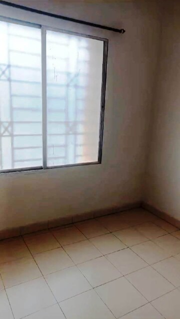Room in 2 BHK Apartment at Vardhaman Township, Hadapsar – for Rent