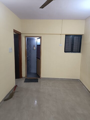 Room in 1 BHK Apartment at Tilak Nagar Building, Tilak Nagar – for Rent