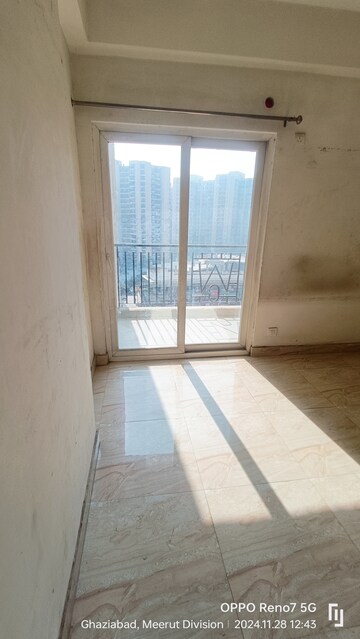 Room in 3 BHK Apartment at Town Park White Orchid, Sector 16c Greater Noida – for Sale