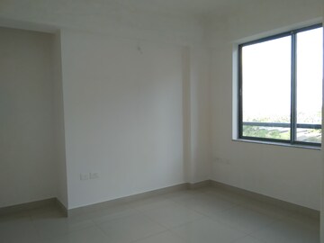 Room in 3 BHK Apartment at Godrej Seven, Joka – for Sale