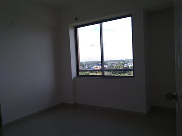 Room in 3 BHK Apartment at Godrej Seven, Joka – for Sale