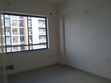 Room in 3 BHK Apartment at Godrej Seven, Joka – for Sale