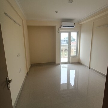 Room in 2 BHK Apartment at Pareena Micasa, Sector 68 – for Sale